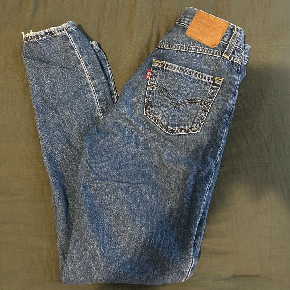 Levis 80s Mom Jeans size 24